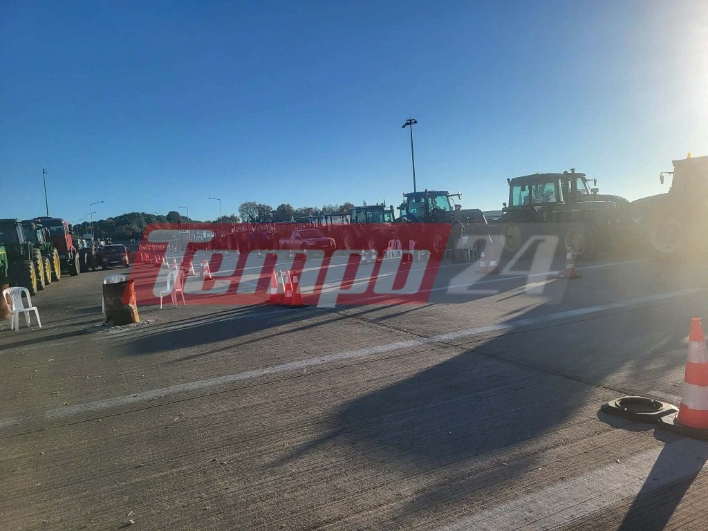 Αγρότες: Κλειστή η Ιόνια Οδός στο ύψος του Αγγελοκάστρου (ΦΩΤΟ)