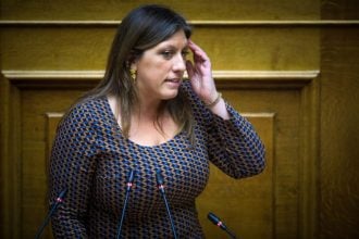 Κωνσταντοπούλου: «Αντί να συλλάβουν τον Ξυλούρη, μου επιτέθηκαν λέγοντας πως έκανα σεξιστική επίθεση στην Συρεγγέλα»