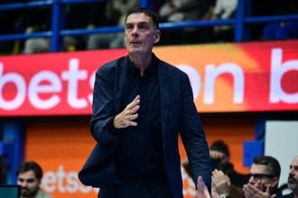 Μπαρτζώκας για το επεισόδιο με φίλο του Περιστερίου: «Με έβρισε χυδαία, μου προκάλεσε αηδία πως είχε παιδάκια δίπλα του»