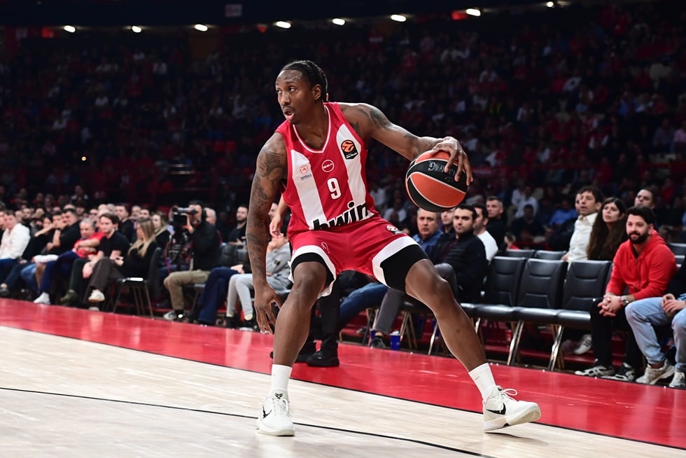 Ο Ολυμπιακός ανακοίνωσε τη λύση της συνεργασίας με τον Σέιμπεν Λι