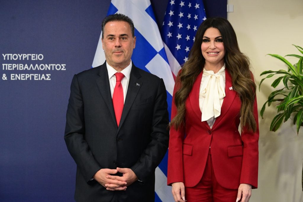 Συνάντηση Παπασταύρου - Γκιλφόιλ: Επί τάπητος οι ενεργειακές συμφωνίες μεταξύ των δύο χωρών