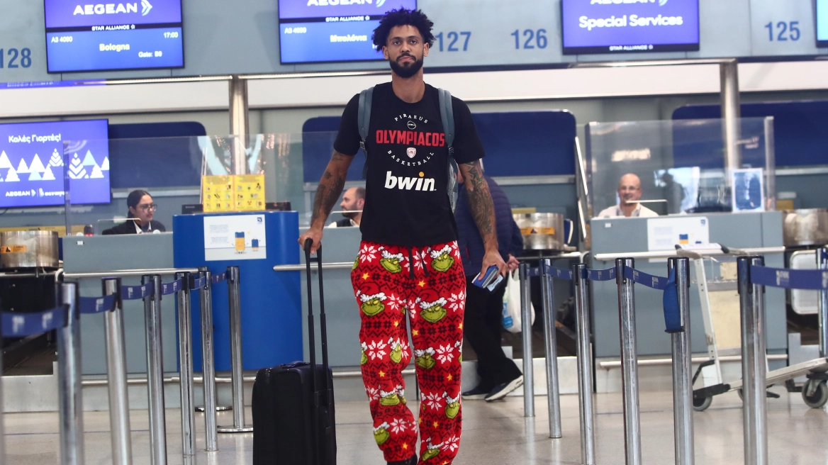 Mε το πιο χριστουγεννιάτικο παντελόνι o Ντόρσεϊ!