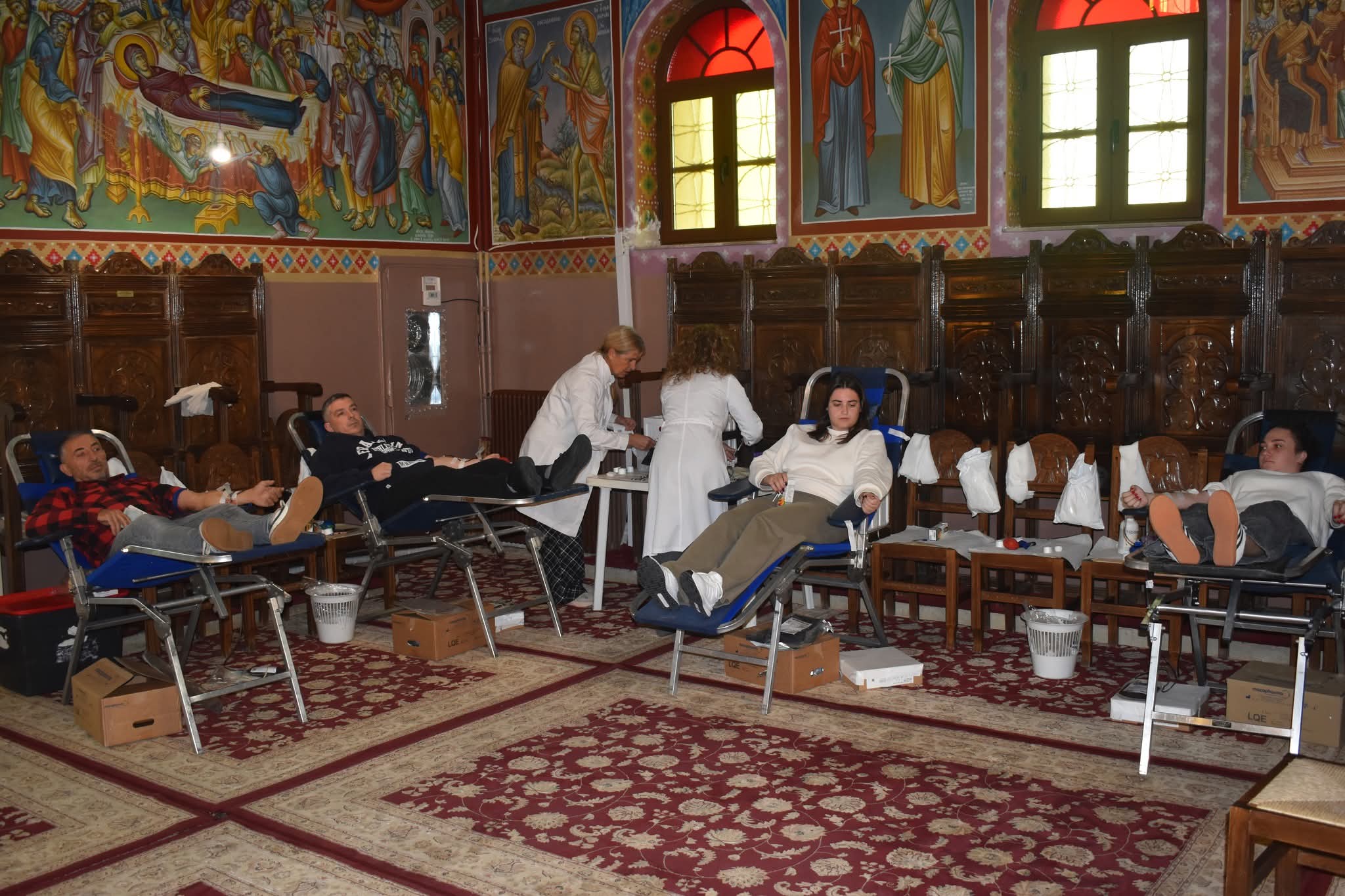 Με μεγάλη συμμετοχή η εθελοντική αιμοδοσία στο Σκιαδά Ερυμάνθου για τη Θεοδώρα 