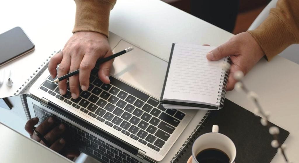 Ελεύθεροι Επαγγελματίες: Πόση σύνταξη παίρνουν με 40 έτη ασφάλισης και ποια κατηγορία συμφέρει