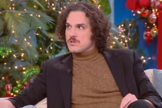 Αιμιλιανός Σταματάκης: «Στην αρχή φοβήθηκα να υποδυθώ τον Νίκο Ξυλούρη»