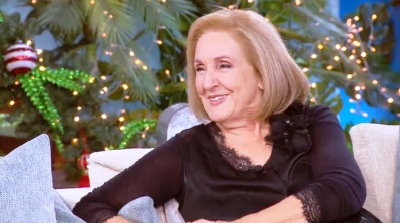 Κάρμεν Ρουγγέρη: «Είναι δημιουργικό & μου δίνει χαρά το να γράφω παιδικά έργα και να τα σκηνοθετώ»