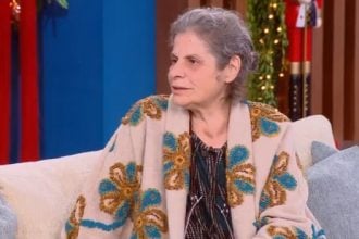 Μαργαρίτα Θεοδωράκη: «Στη διαθήκη του ο Μίκης έγραψε ‘απαγορεύεται το απαγορεύεται’»