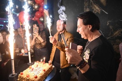 Λαμπερό πάρτι γενεθλίων για τον Ασημάκη Παπαδάτο Μέντη (ΦΩΤΟ)
