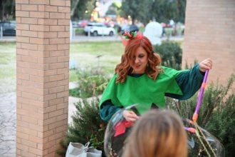 Ημέρες Χριστουγέννων στο κέντρο και τις συνοικίες της Πάτρας - ΦΩΤΟ