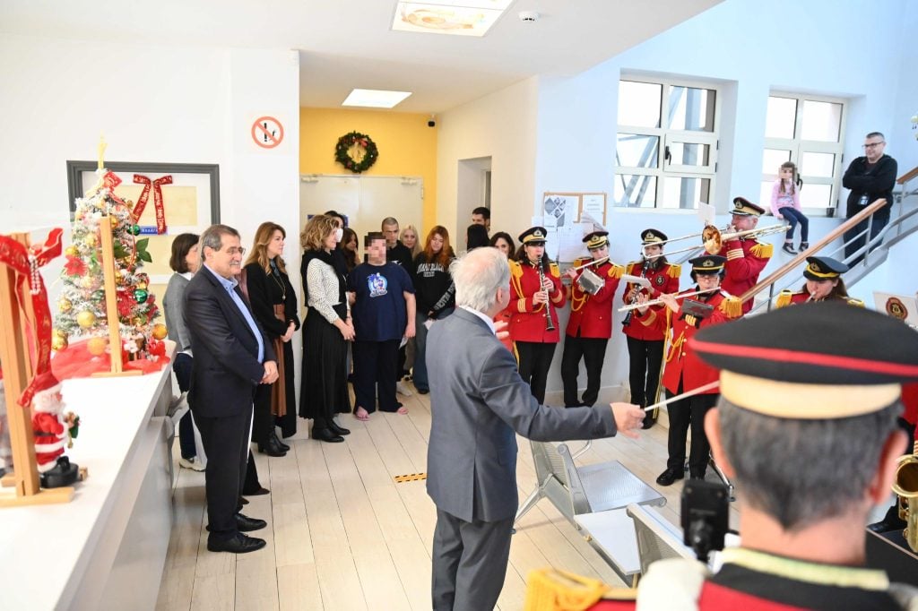 Κώστας Πελετίδης: Γιορτινή επίσκεψη στα ιδρύματα και το Καραμανδάνειο (ΦΩΤΟ)