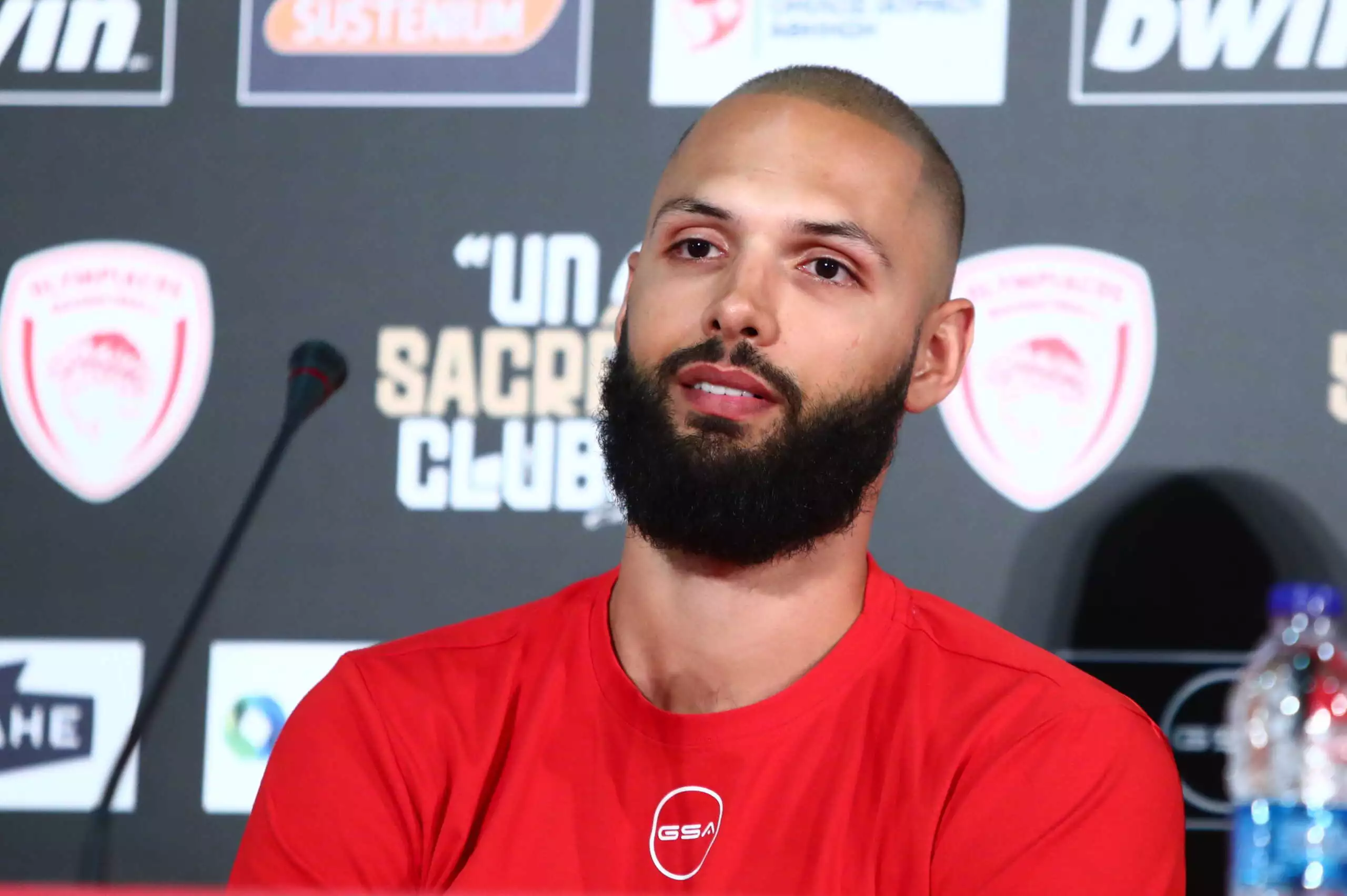 Ολυμπιακός – Φενερμπαχτσέ: Αμφίβολος ο Εβάν Φουρνιέ για την αναμέτρηση της Euroleague