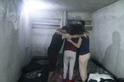 Συγκλονιστικές εικόνες από τα τούνελ-κολαστήρια της Χαμάς - Βίντεο δείχνουν Ισραηλινούς να γιορτάζουν το Χανουκά πριν εκτελεστούν