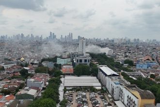 Ινδονησία: Φωτιά σε επταώροφο κτίριο στην Τζακάρτα – Τουλάχιστον 17 νεκροί