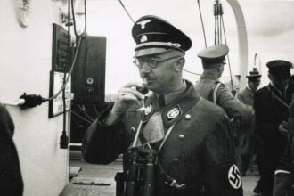 Όποιος ψάχνει, βρίσκει: Άνδρας «χάζευε» στο ίντερνετ και ανακάλυψε ότι είναι εγγονός του Χίμλερ