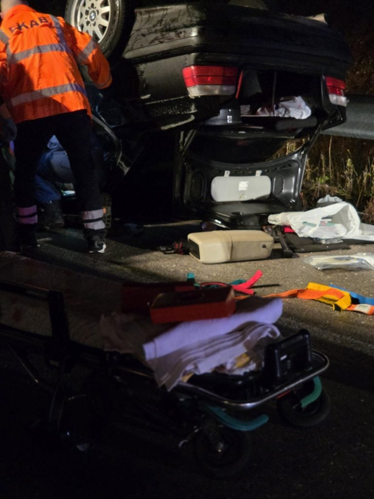 Αιτωλοακαρνανία: Σοβαρό τροχαίο με εγκλωβισμό - Τούμπαρε ΙΧ (ΦΩΤΟ)