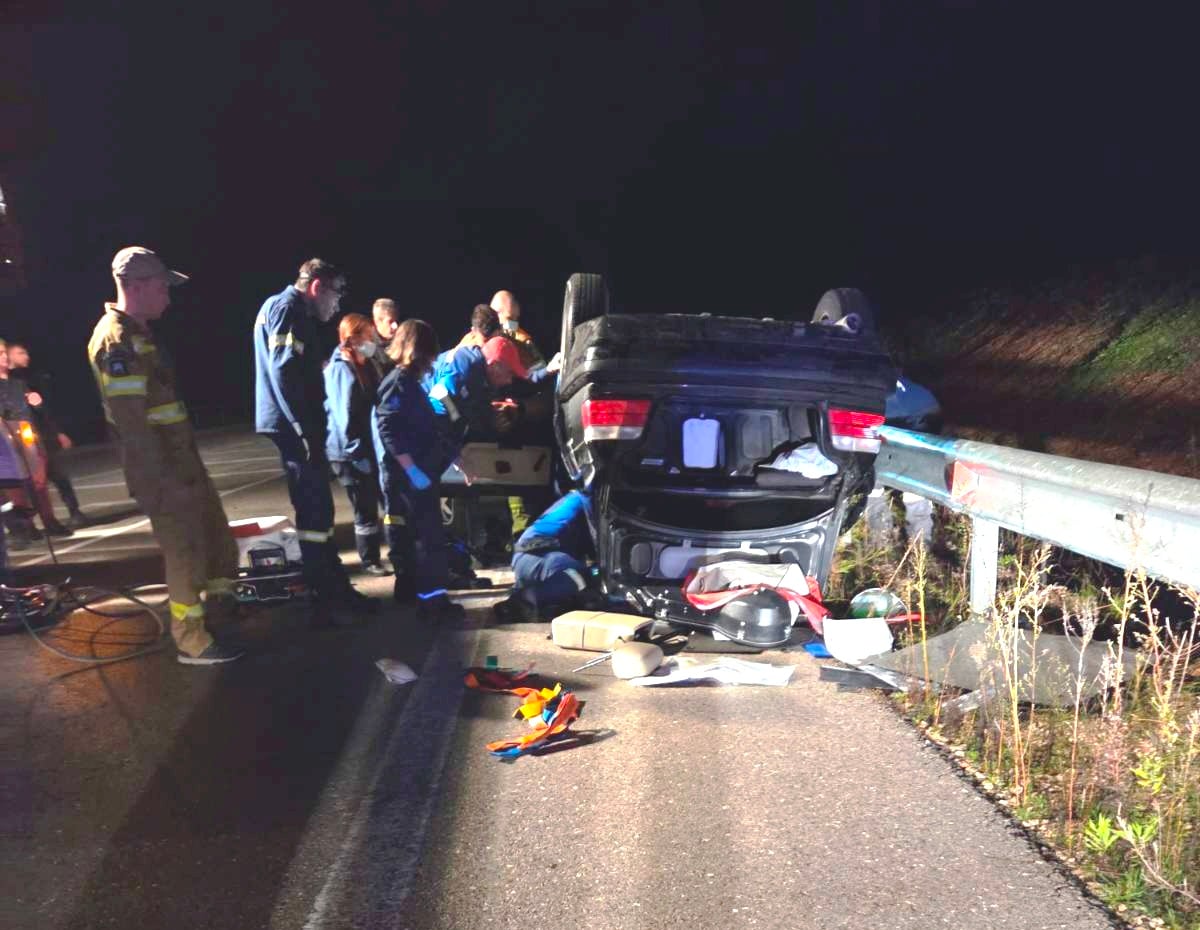 Αιτωλοακαρνανία: Σοβαρό τροχαίο με εγκλωβισμό - Τούμπαρε ΙΧ (ΦΩΤΟ)