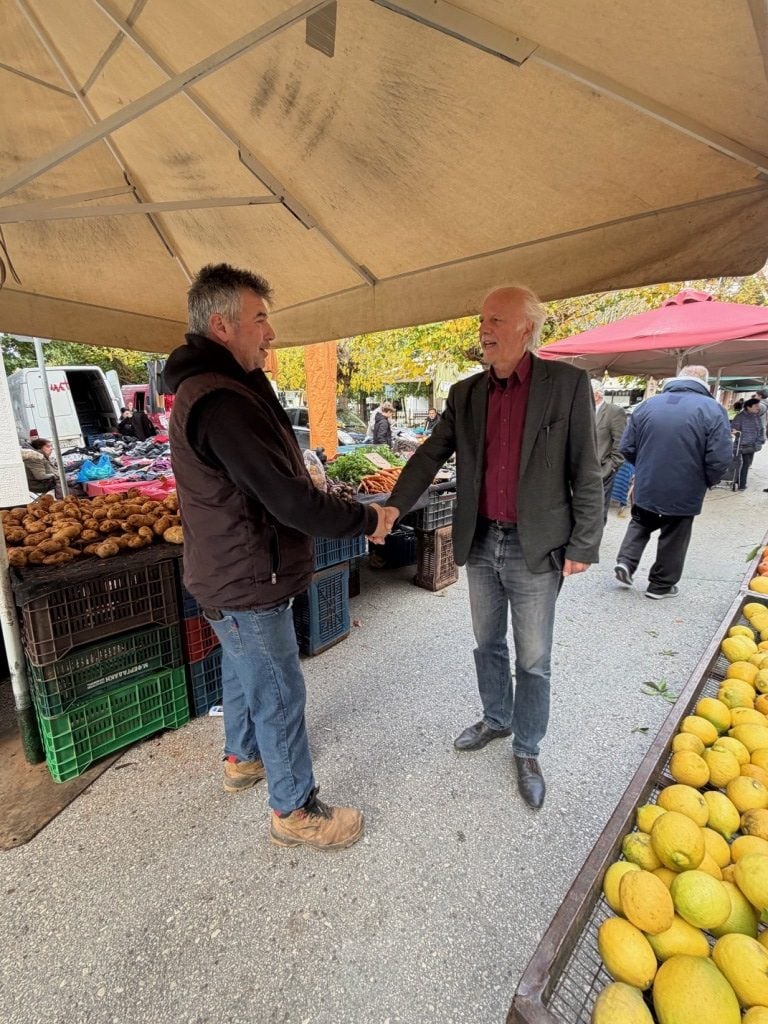 Διονύσης Πλέσσας: Ανταλλαγή ευχών στη Λαϊκή Αγορά