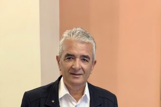 Σε Μια Κοινωνία που Πιέζεται, η Αστυνομία Δεν Μπορεί να Είναι το Άλλοθι