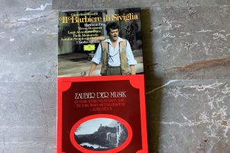 Πωλούνται δίσκοι βινυλίου