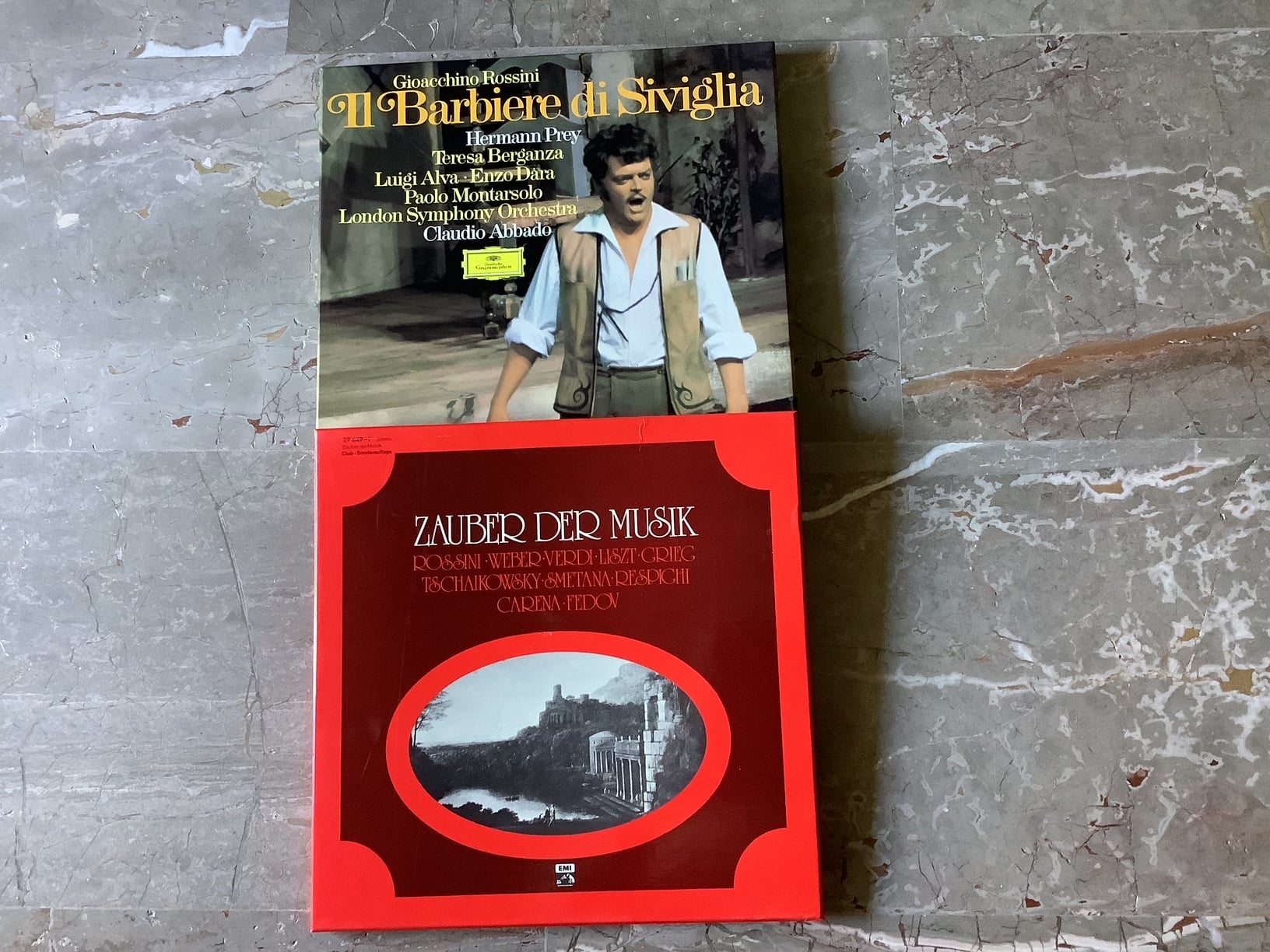 Πωλούνται δίσκοι βινυλίου