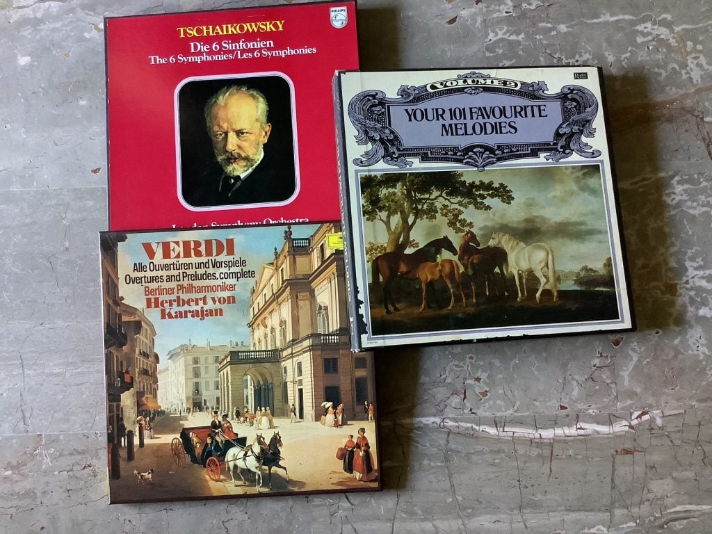 Πωλούνται δίσκοι βινυλίου