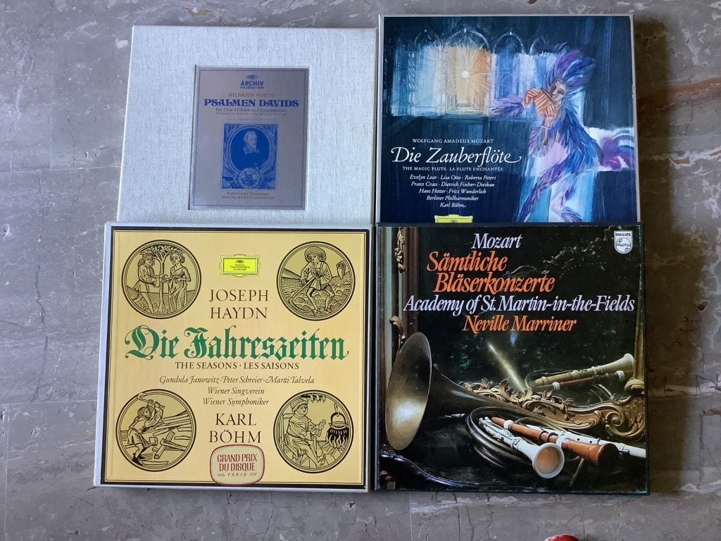 Πωλούνται δίσκοι βινυλίου