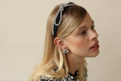 Το απόλυτο festive hair upgrade για τις γιορτές