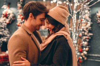 Πρώτα Χριστούγεννα μαζί του; Τι να περιμένεις, τι να αποφύγεις και πώς να τα ζήσεις