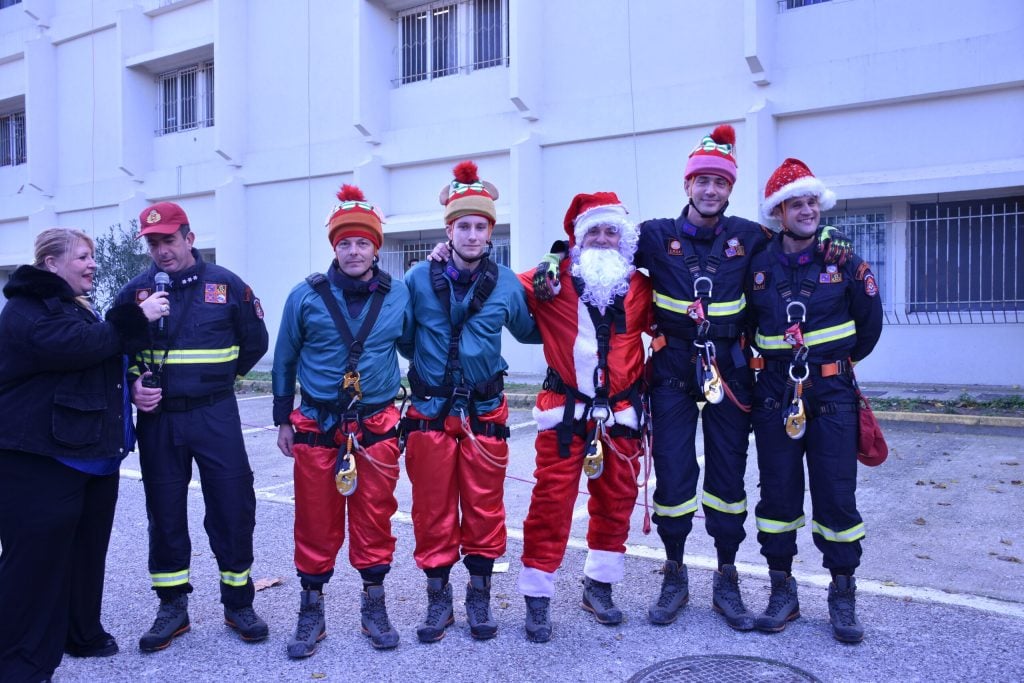 Safety Project: Δημιούργησε έναν παιδότοπο και με την 6η ΕΜΑΚ έκαναν rappel στο Πανεπιστημιακό Νοσοκομείο Πατρών - ΦΩΤΟ
