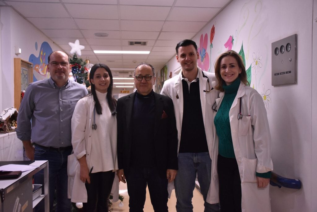 Safety Project: Δημιούργησε έναν παιδότοπο και με την 6η ΕΜΑΚ έκαναν rappel στο Πανεπιστημιακό Νοσοκομείο Πατρών - ΦΩΤΟ