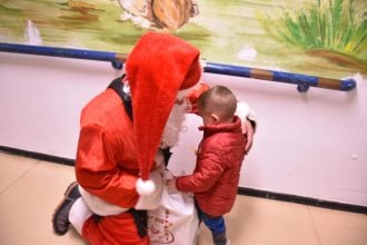 Safety Project: Δημιούργησε έναν παιδότοπο και με την 6η ΕΜΑΚ έκαναν rappel στο Πανεπιστημιακό Νοσοκομείο Πατρών - ΦΩΤΟ