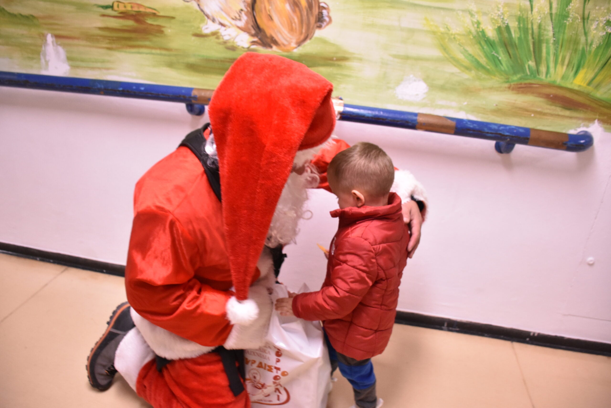 Safety Project: Δημιούργησε έναν παιδότοπο και με την 6η ΕΜΑΚ έκαναν rappel στο Πανεπιστημιακό Νοσοκομείο Πατρών - ΦΩΤΟ