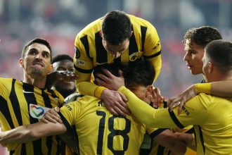 Ανατροπή… οκτάδας για την ΑΕΚ στη Σαμψούντα!