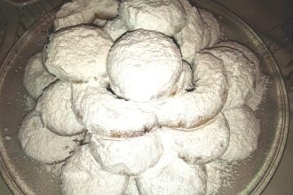 Κουραμπιέδες με καβουρδισμένα αμύγδαλα