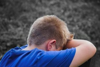 Ηλεία: Ανήλικος εισέβαλε σε σχολείο και χτύπησε 12χρονο