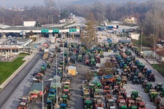 KKE: Δίκαιη μάχη επιβίωσης δίνουν οι αγρότες – Τους στηρίζει η λαϊκή πλειοψηφία