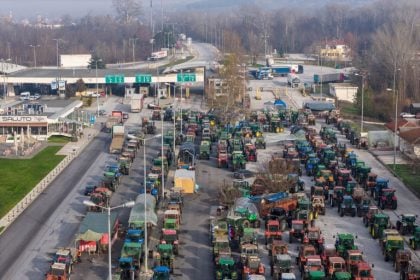 KKE: Δίκαιη μάχη επιβίωσης δίνουν οι αγρότες – Τους στηρίζει η λαϊκή πλειοψηφία