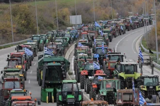 Απίστευτο περιστατικό με τα επιδόματα των αγροτών: Ο ΟΠΕΚΕΠΕ κατέβαλε τα χρήματα και ο ΕΛΓΑ τα «τράβηξε»