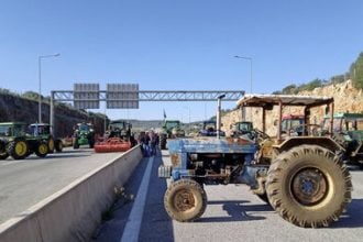 Βόνιτσα: Αποκλεισμός της Αμβρακίας Οδού και στα δύο ρεύματα από αγροτοκτηνοτρόφους