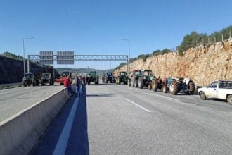Δίωρος αποκλεισμός της Αμβρακίας Οδού από τους αγρότες και την Τρίτη