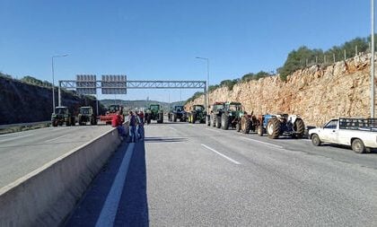 Δίωρος αποκλεισμός της Αμβρακίας Οδού από τους αγρότες και την Τρίτη