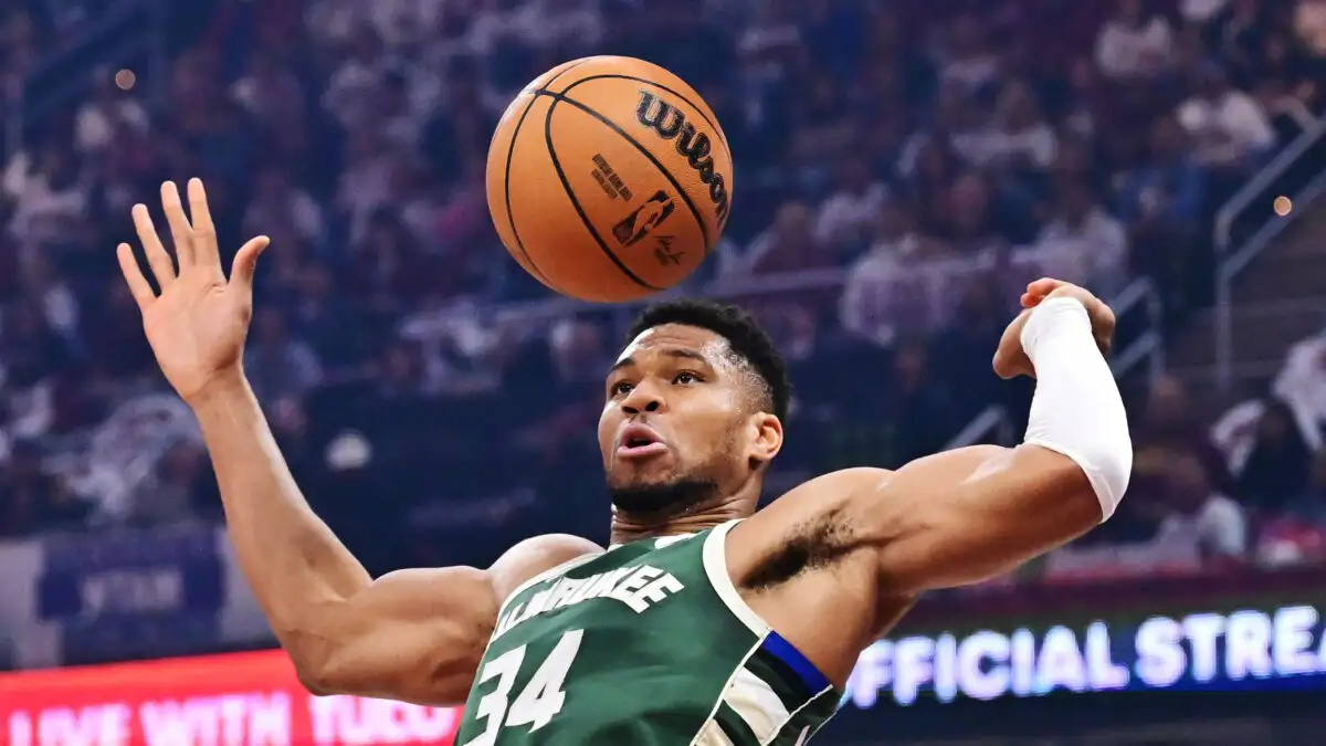 Χόρνετς – Μπακς 113-123: Άλλη ομάδα τα Ελάφια με τον Αντετοκούνμπο