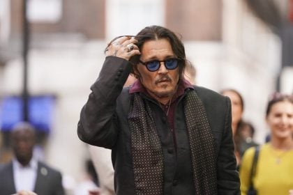 «Ebenezer: A Christmas Carol»: Ποιοι ηθοποιοί θα βρεθούν δίπλα στον Τζόνι Ντεπ