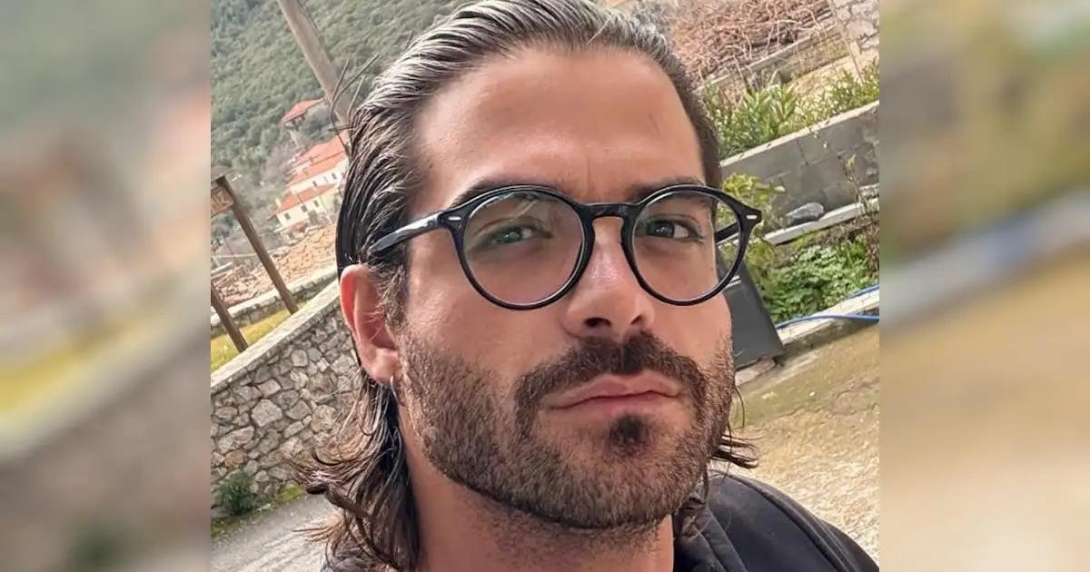 Άρης Μουγκοπέτρος: Το επεισόδιο που οδήγησε στη σύλληψή του για ενδοοικογενειακή απειλή - Σήμερα οδηγείται στον εισαγγελέα