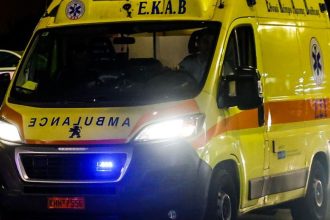 Ηλικιωμένη ανασύρθηκε χωρίς τις αισθήσεις της μετά από φωτιά σε διαμέρισμα στην Κόρινθο