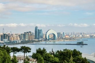 Δεκέμβριος στο Αζερμπαϊτζάν: Κυριαρχία, Σύνταγμα και ένας ενισχυόμενος διάλογος με την Ελλάδα