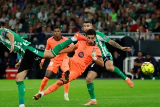 Μπέτις – Μπαρτσελόνα 3-5: Με χατ-τρικ Φεράν Τόρες στην κορυφή της La Liga οι Καταλανοί