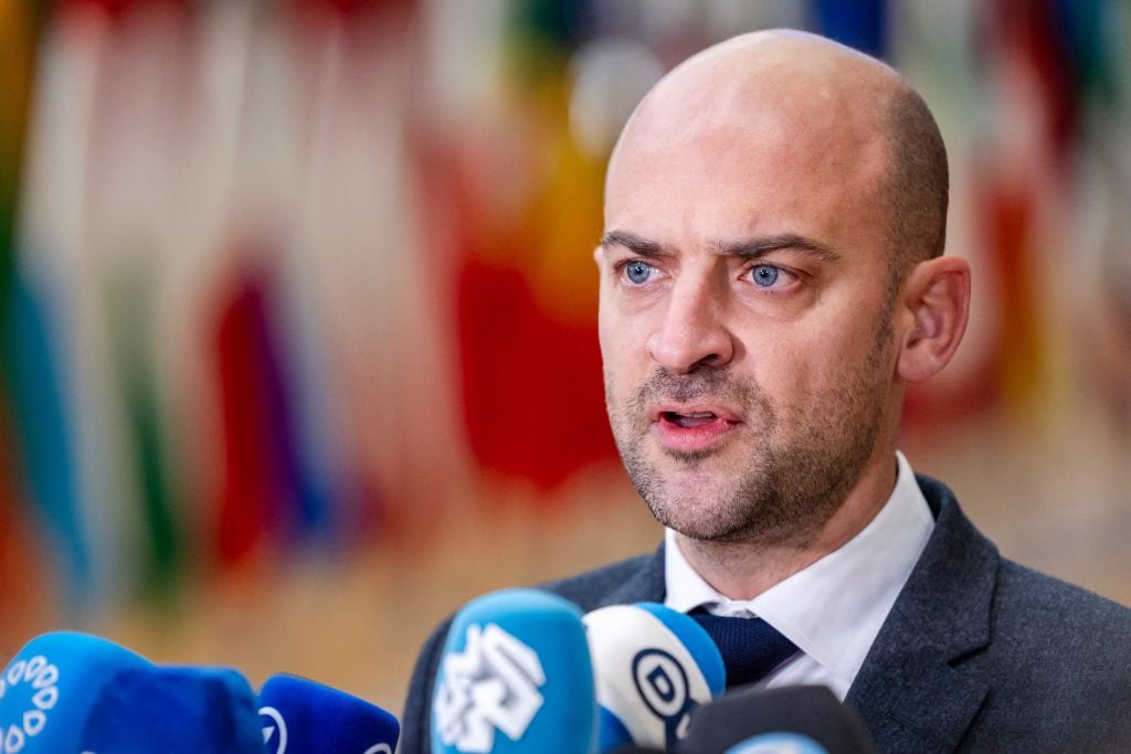 Γάλλος ΥΠΕΞ: Οι Ευρωπαίοι παίρνουν τη μοίρα τους στα χέρια τους - Επ' αόριστον πάγωμα ρωσικών περιουσιακών στοιχείων