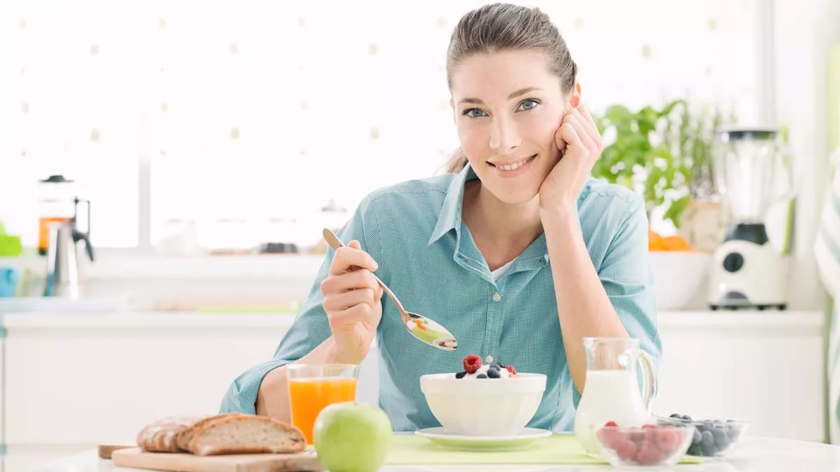 Επτά τρόφιμα που μια διατροφολόγος τρώει για πρωινό – Για γερή καρδιά και κοφτερό μυαλό