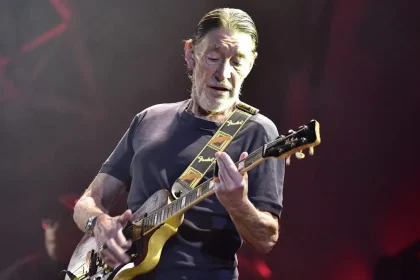 Πέθανε ο τραγουδιστής Chris Rea σε ηλικία 74 ετών